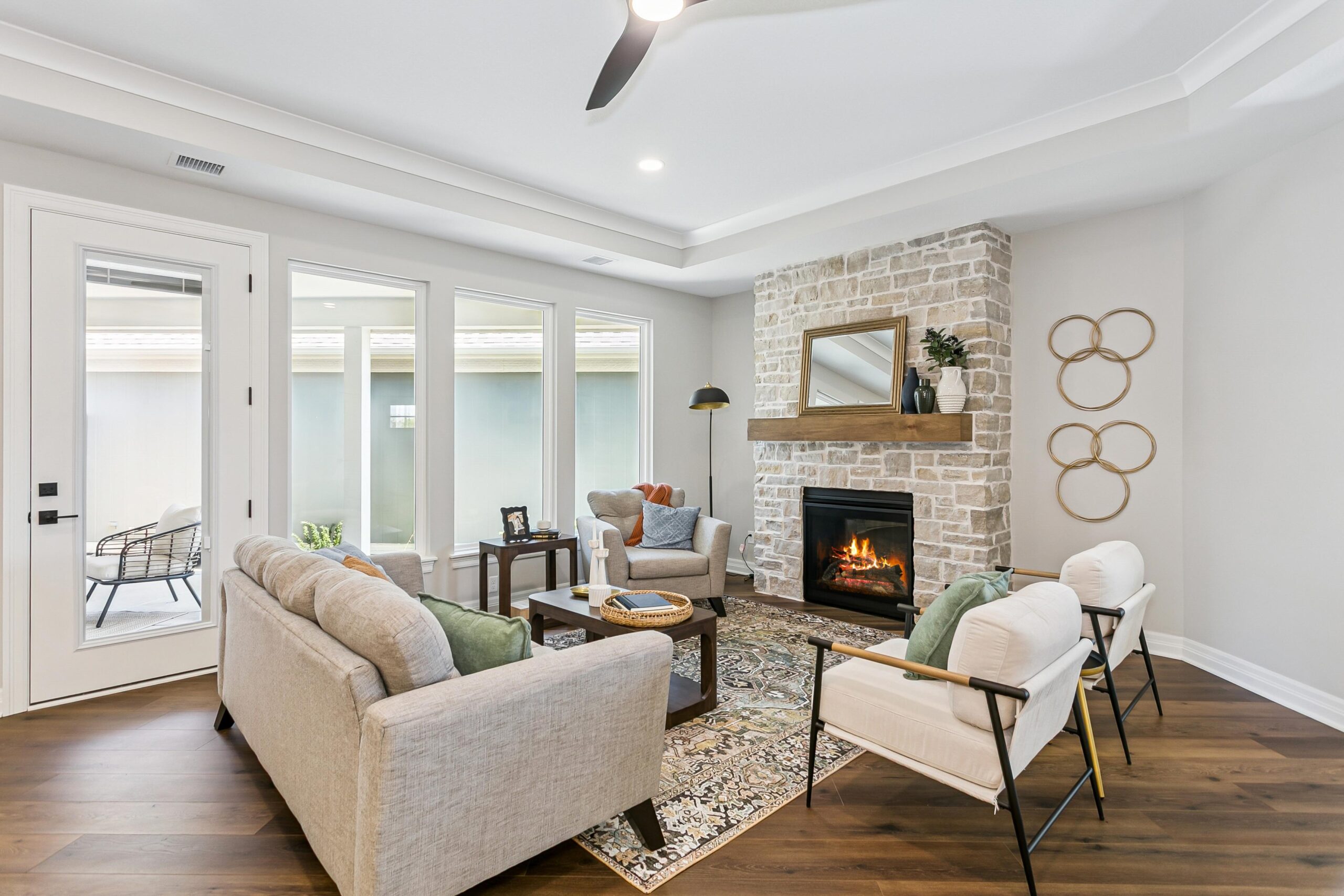 304 W Pepper Tree Rd-7
