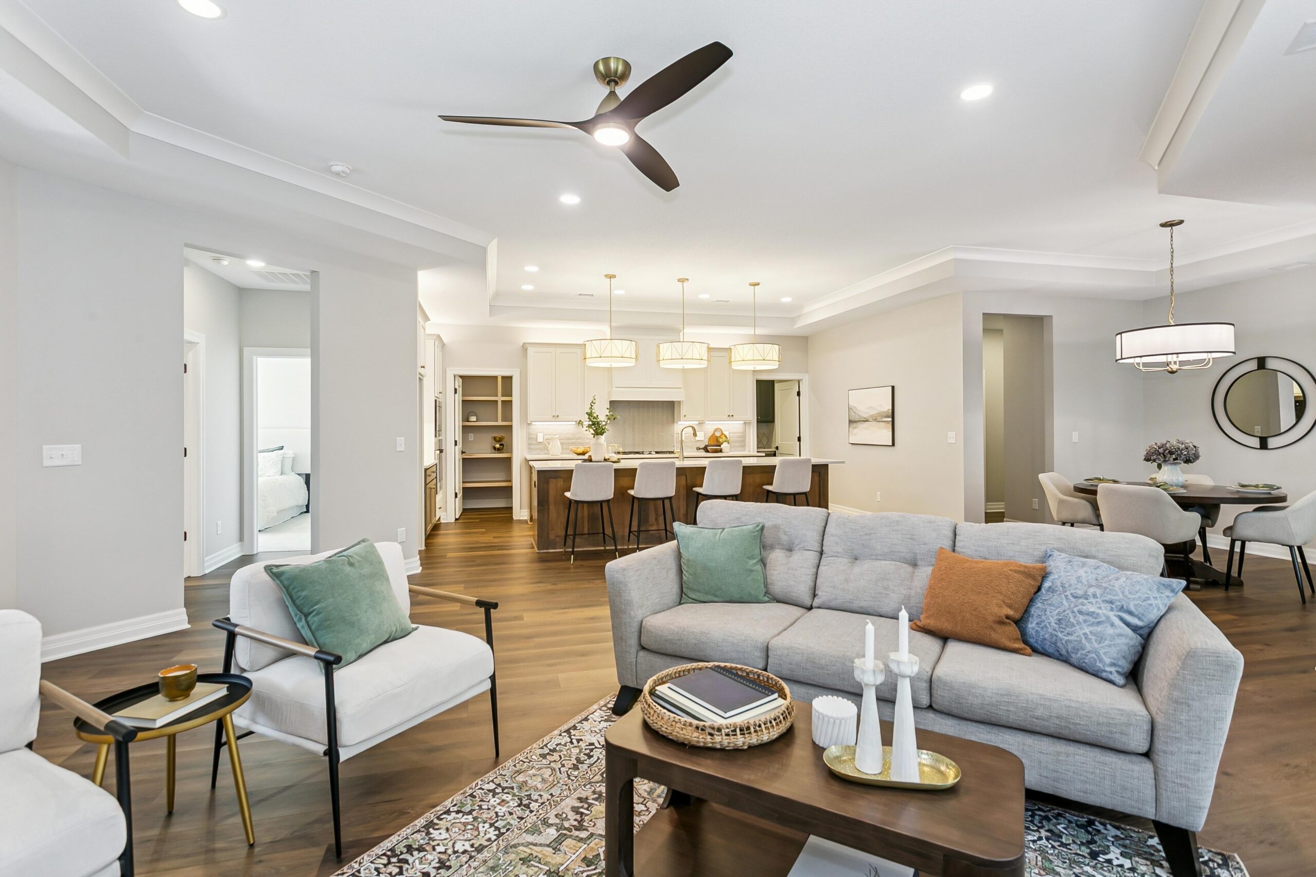 304 W Pepper Tree Rd-8