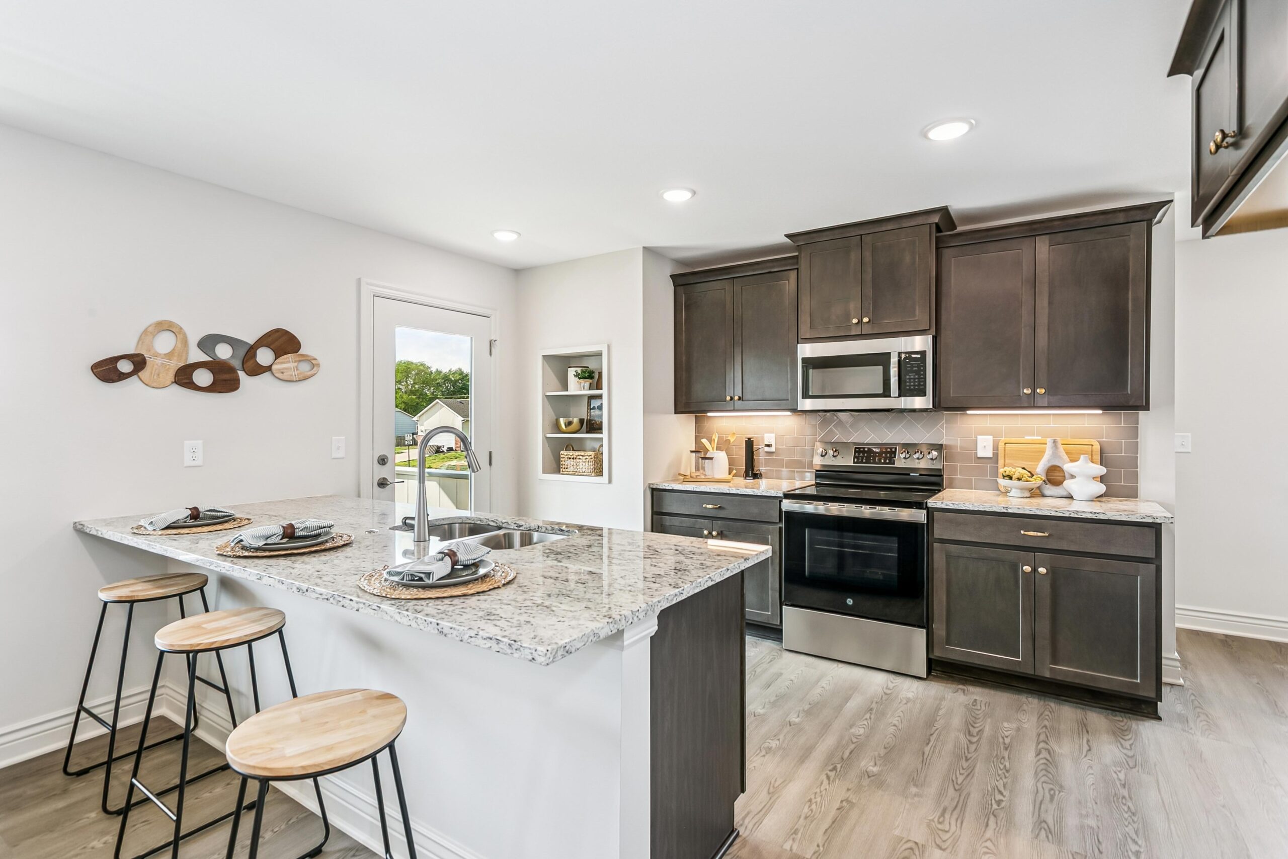 409 E Douglas Ave-9